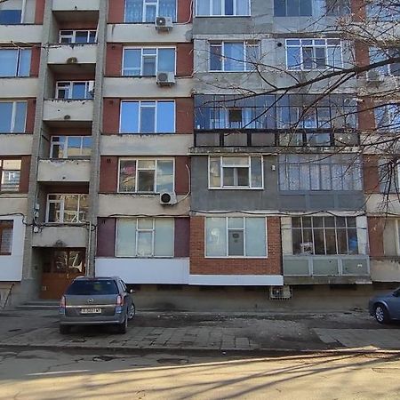 Уютен Апартамент В Търговище - 2 Спални И Кухня Esterno foto